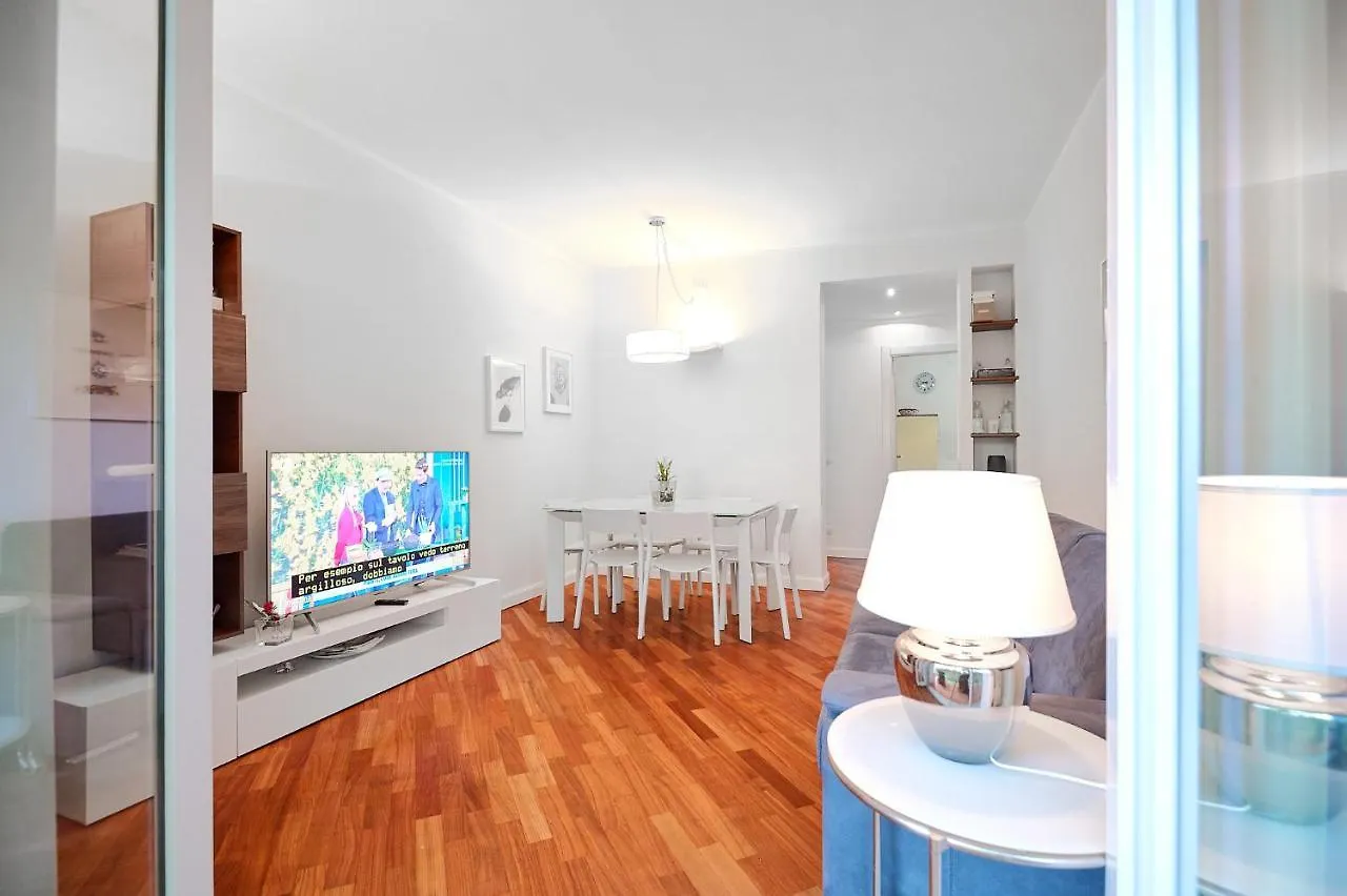 Mico Garden View Citylife Executive Apartment ミラノ 0*,