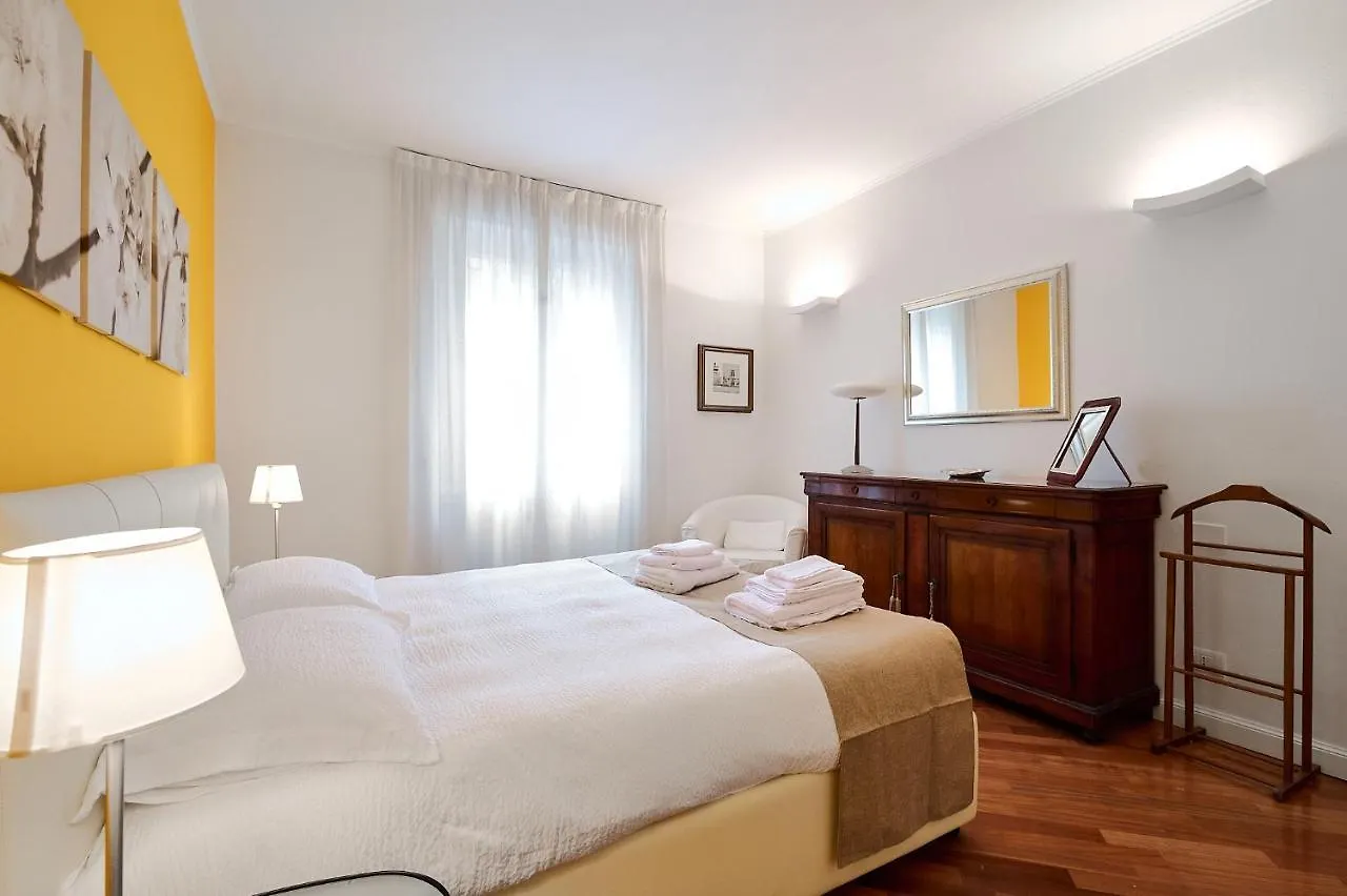Mico Garden View Citylife Executive Apartment ミラノ 0*,  イタリア
